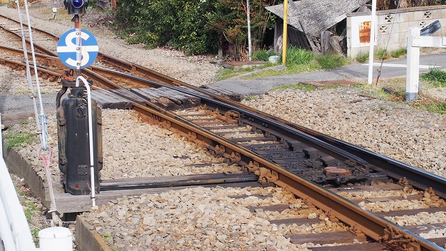 なぜ脱線しないのか 発条転てつ機 猫爺放談 ねこじじほうだん